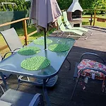 Letniskowy W Nadolu Nad Jeziorem Zarnowieckim Ferienhaus *
