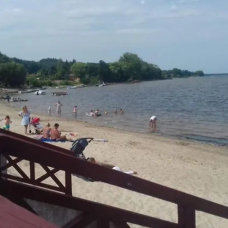 Letniskowy W Nadolu Nad Jeziorem Zarnowieckim بيت للعطل