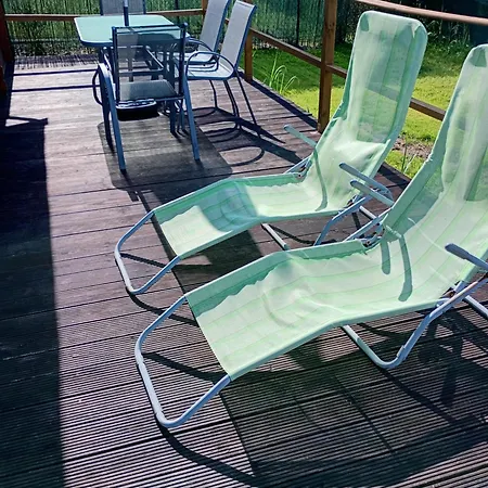 Letniskowy W Nadolu Nad Jeziorem Zarnowieckim