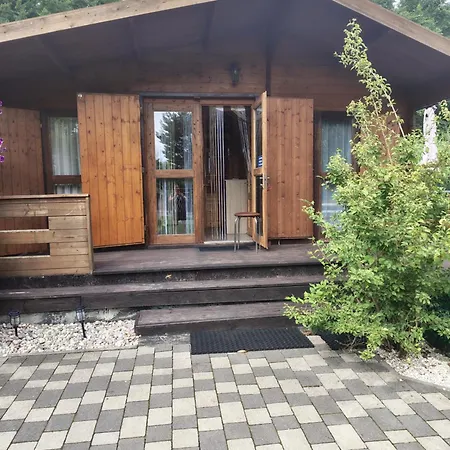 Nyaraló Letniskowy W Nadolu Nad Jeziorem Zarnowieckim *