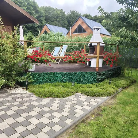 Letniskowy W Nadolu Nad Jeziorem Zarnowieckim Nyaraló *