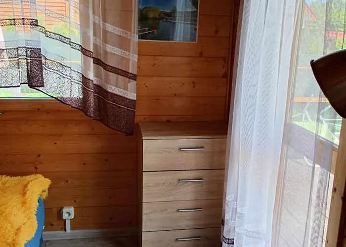 Letniskowy W Nadolu Nad Jeziorem Zarnowieckim Feriehus Nadole (Pomerania)