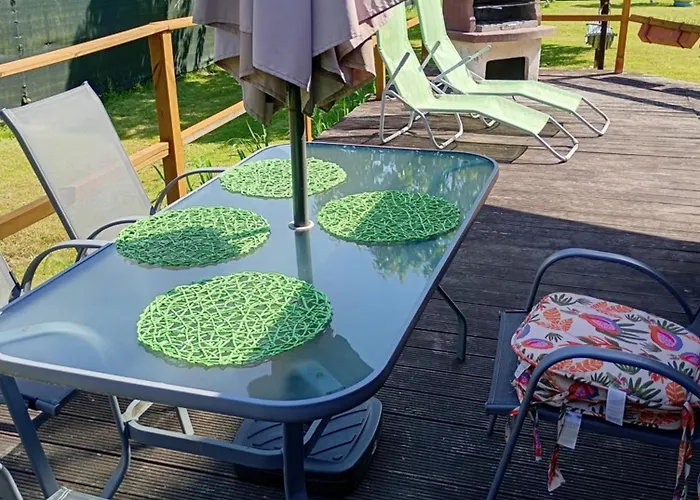 Letniskowy W Nadolu Nad Jeziorem Zarnowieckim Feriehus *