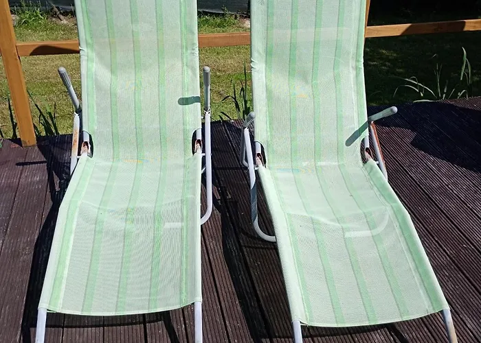 Feriehus Letniskowy W Nadolu Nad Jeziorem Zarnowieckim *