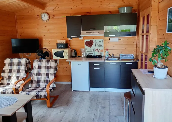 Letniskowy W Nadolu Nad Jeziorem Zarnowieckim Feriehus