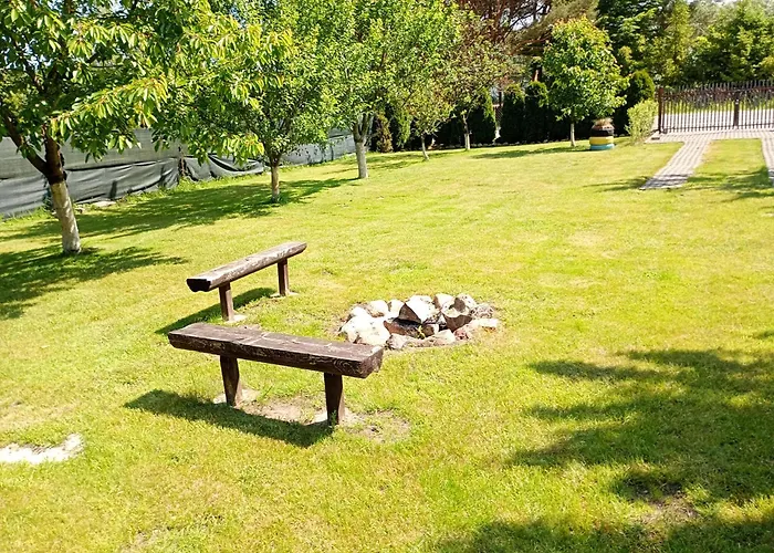 Letniskowy W Nadolu Nad Jeziorem Zarnowieckim Feriehus